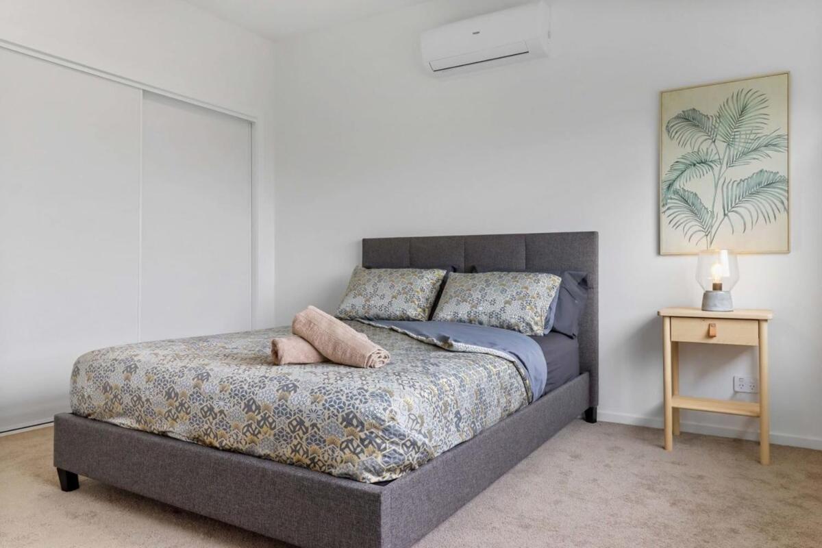 Storey Time I 2br Townhouse For Travel Melbourne