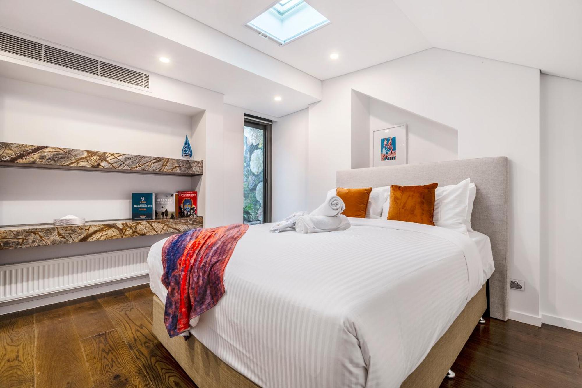 Holiday home Carlton Luxury Kings Mansion - 5min To Cbd, Garage And Rooftop Melbourne