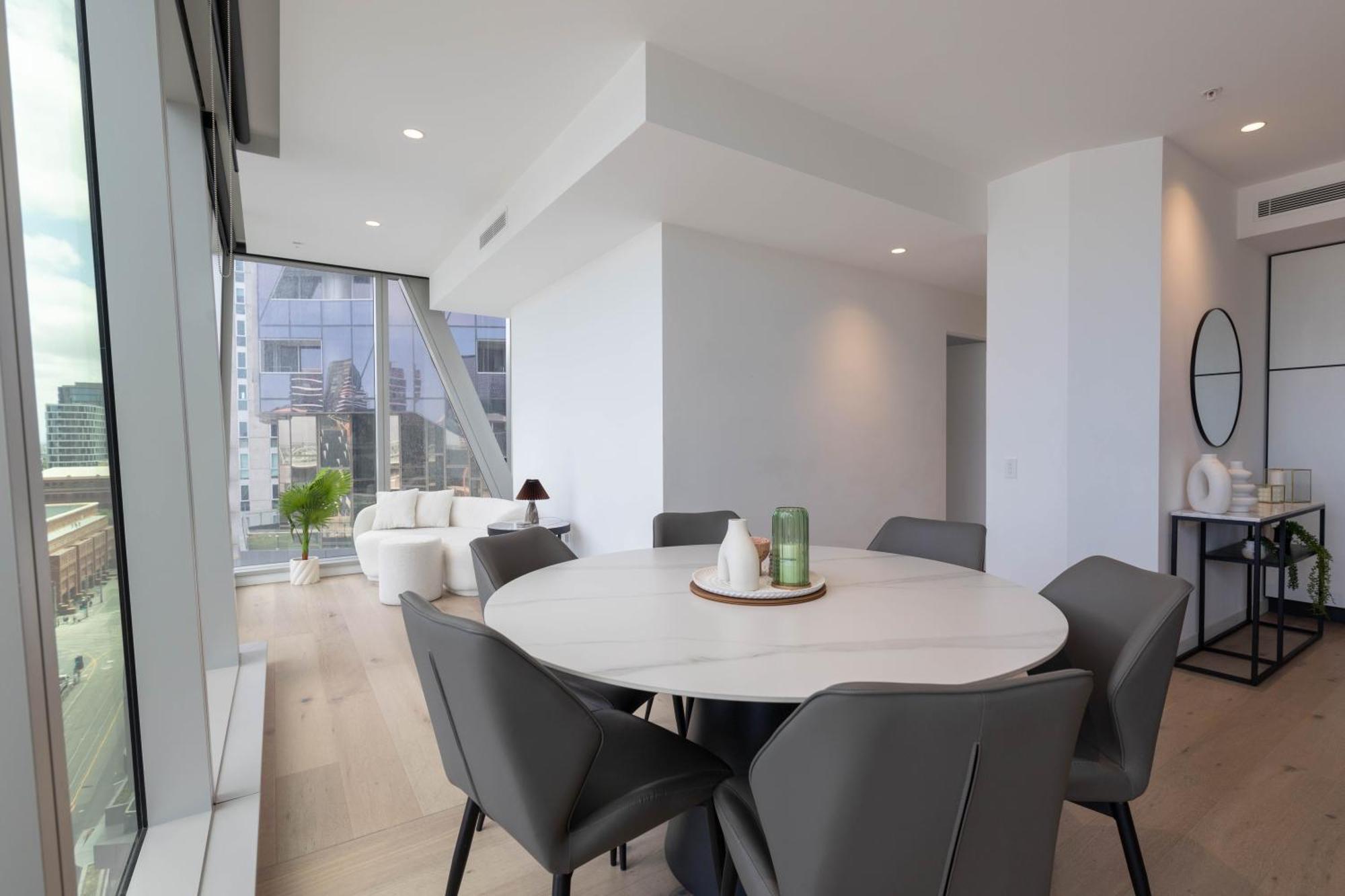 Supreme Sub-penthouse 3 Bedroom In Cbd Melbourne