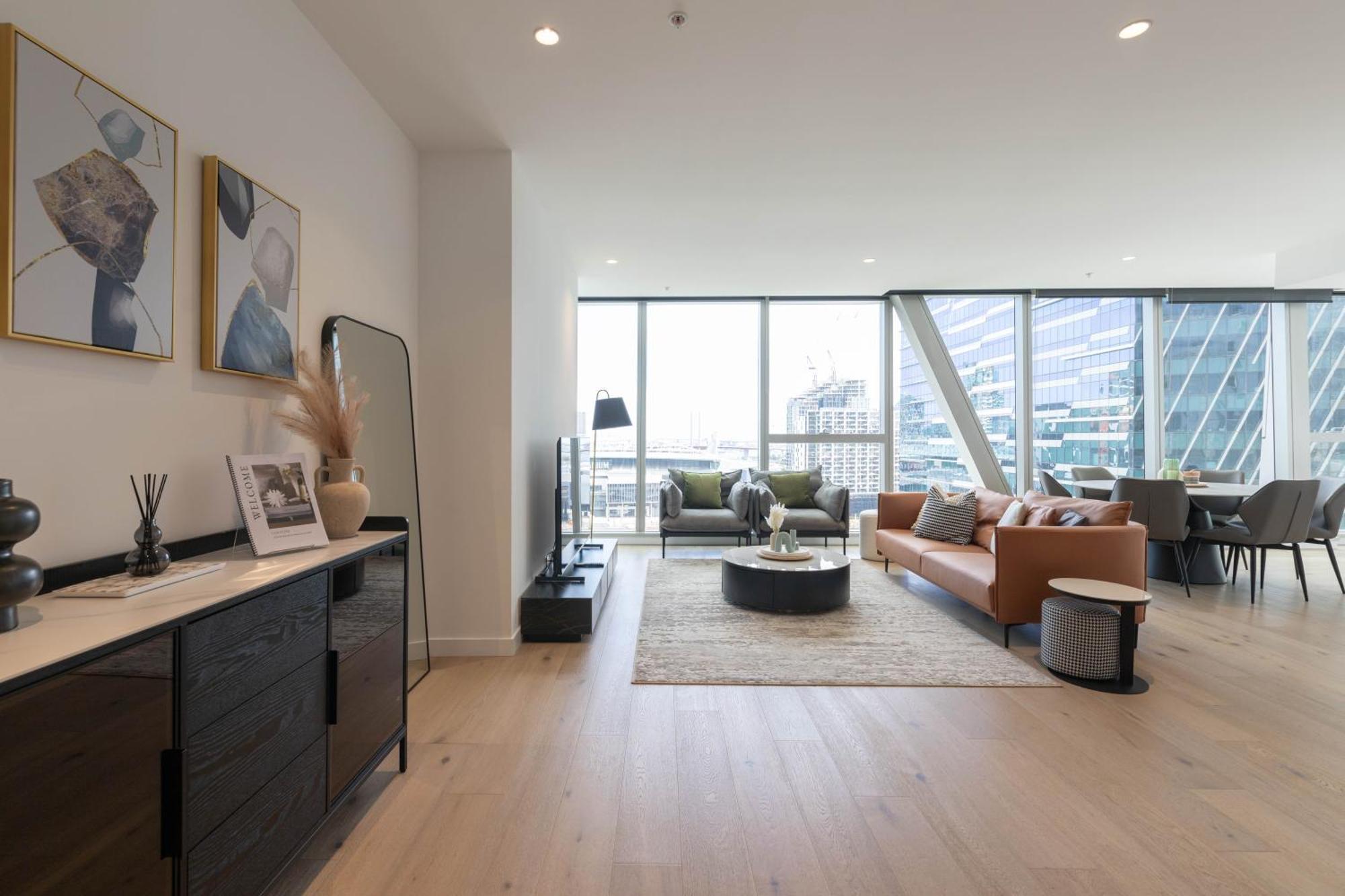 Supreme Sub-penthouse 3 Bedroom In Cbd Apartment