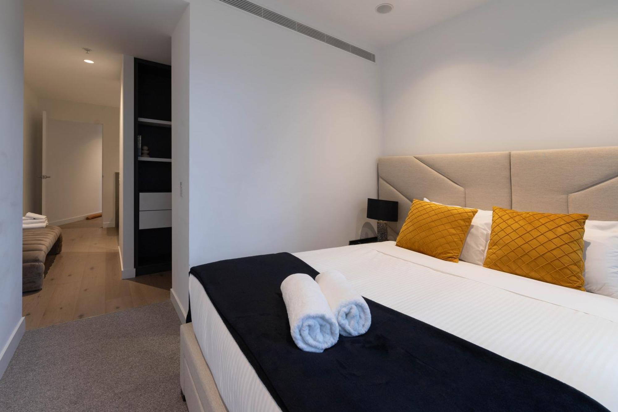 Apartment Supreme Sub-penthouse 3 Bedroom In Cbd