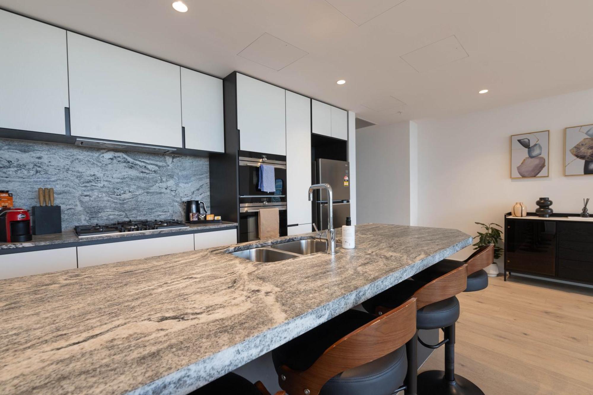 Supreme Sub-penthouse 3 Bedroom In Cbd * Melbourne