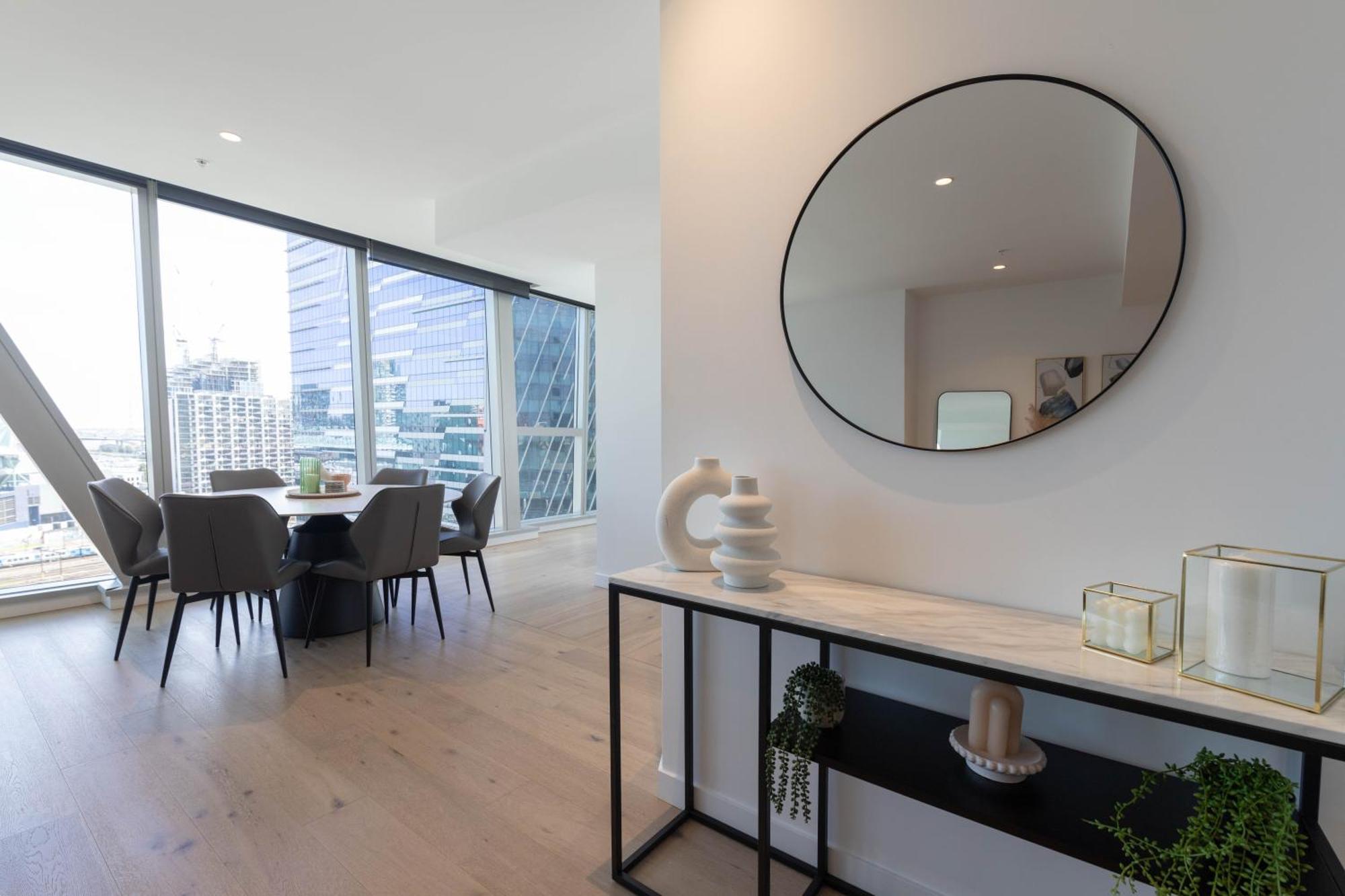 Supreme Sub-penthouse 3 Bedroom In Cbd Apartment