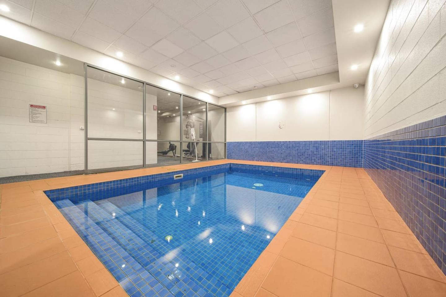Apartment 'flinders Lane Flair' Compact City-centre Comforts *