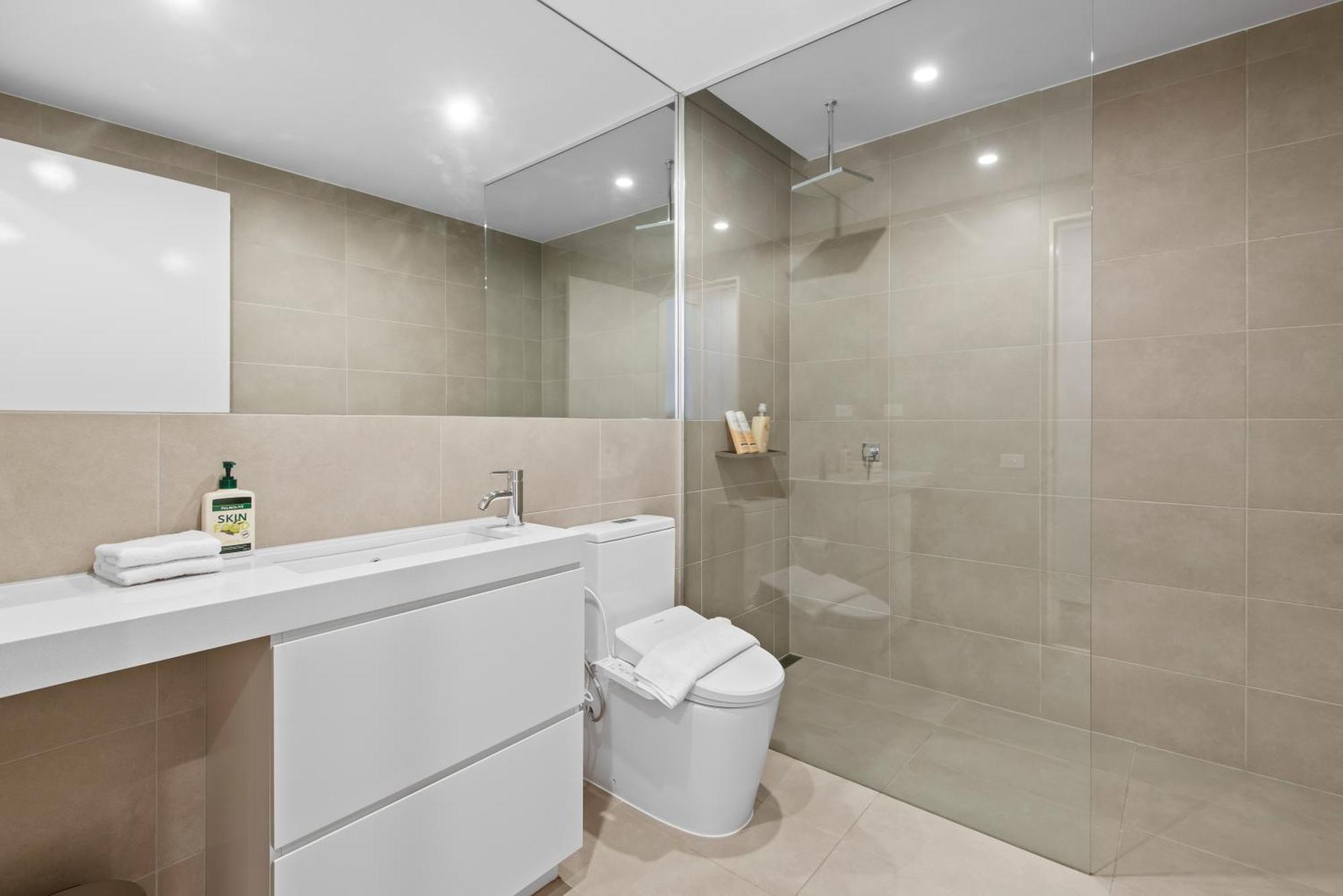 Waterfront Bliss In Promenade W/ Cozy 5br/4ba Apartment Melbourne