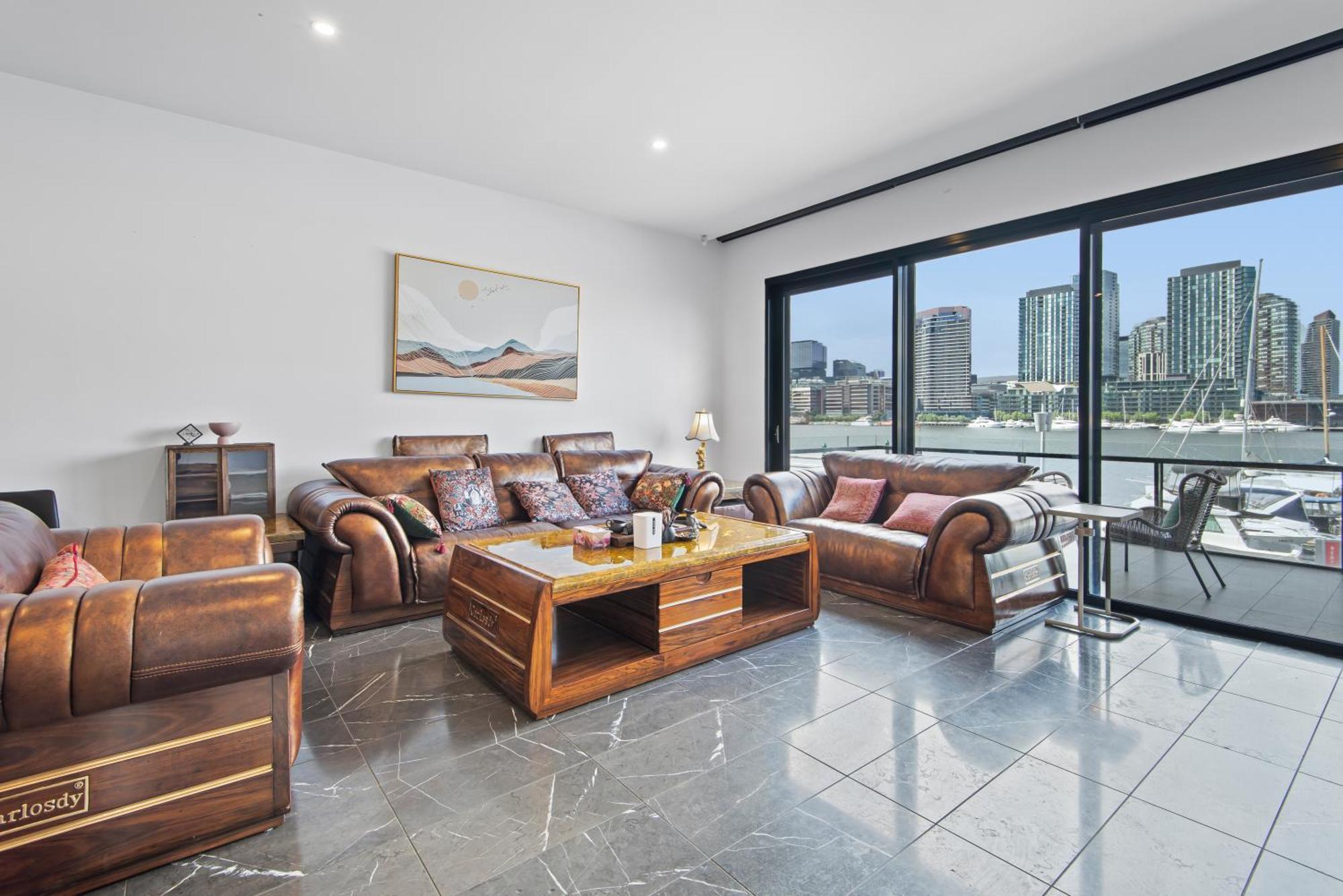 Waterfront Bliss In Promenade W/ Cozy 5br/4ba Apartment