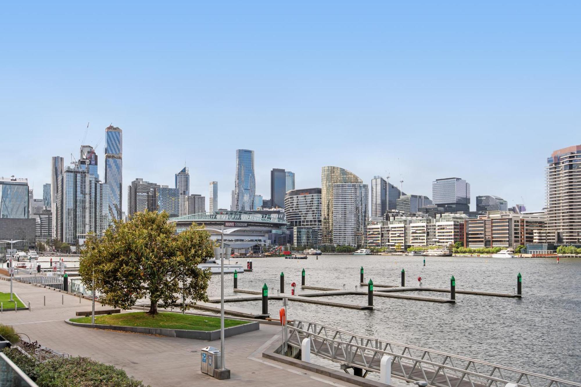 Waterfront Bliss In Promenade W/ Cozy 5br/4ba Melbourne