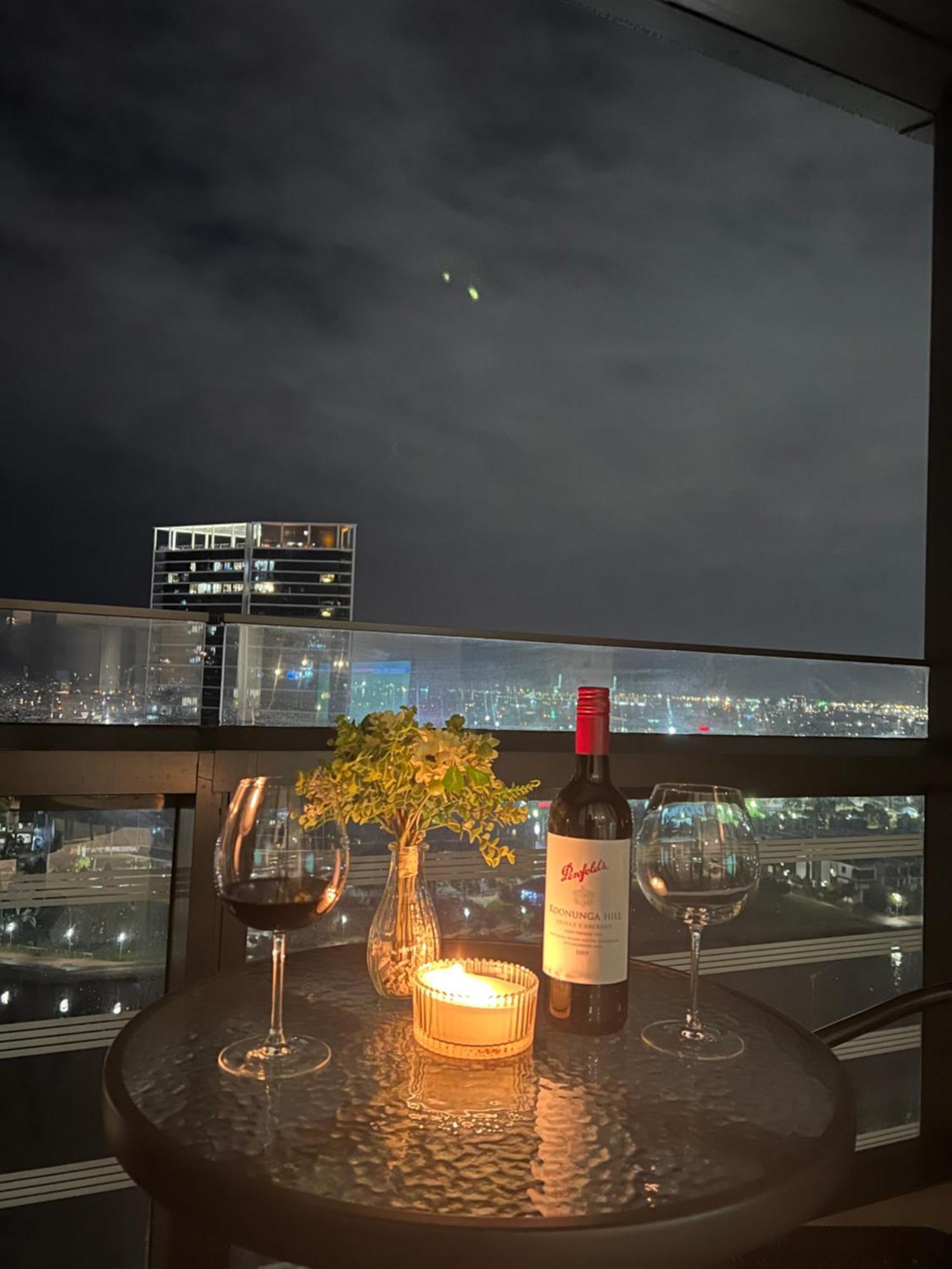 Homestay Free Parking Private In Docklands - Amazing View - Shared Washroom - With Host Melbourne