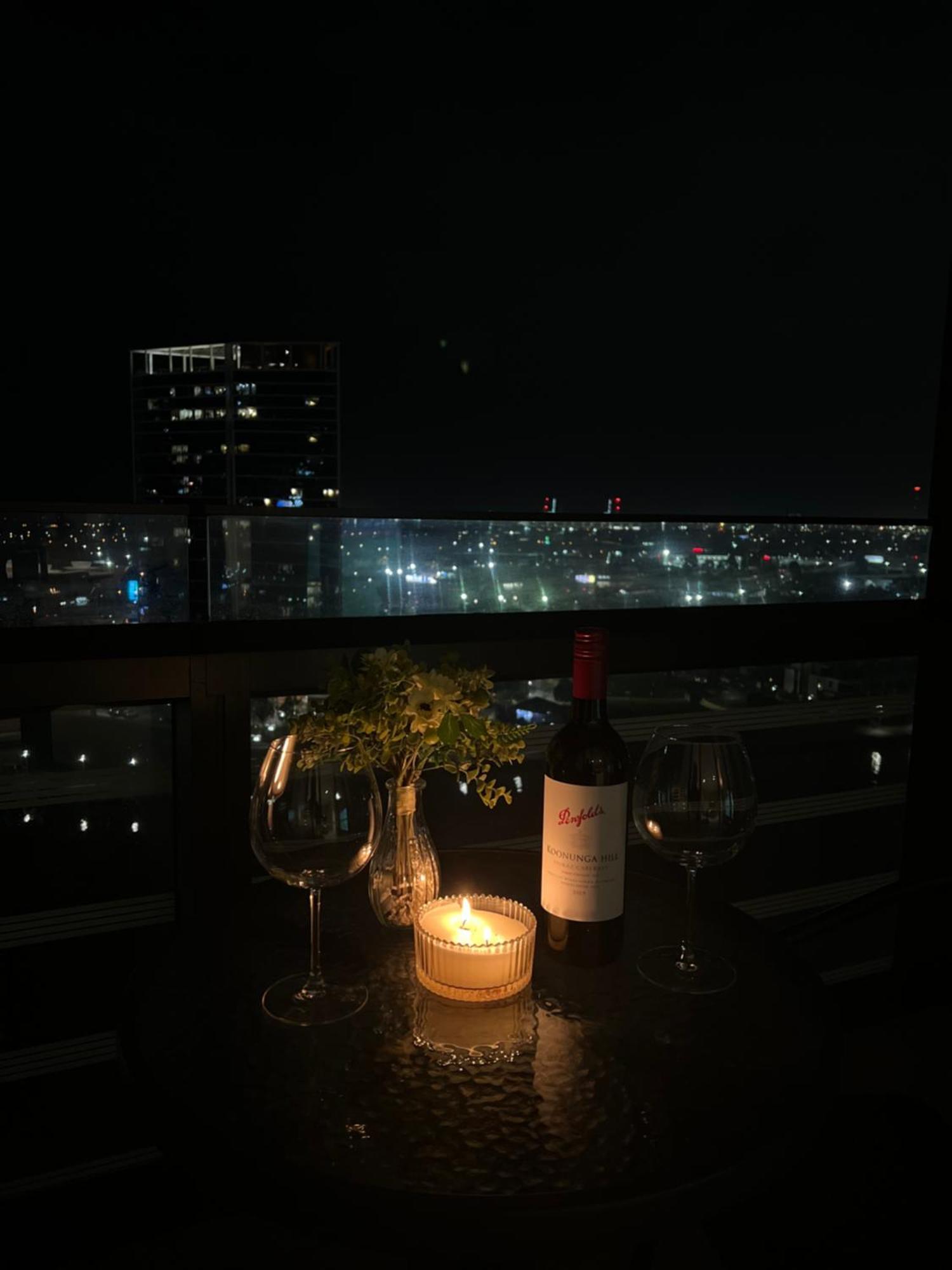 Free Parking Private In Docklands - Amazing View - Shared Washroom - With Host Homestay