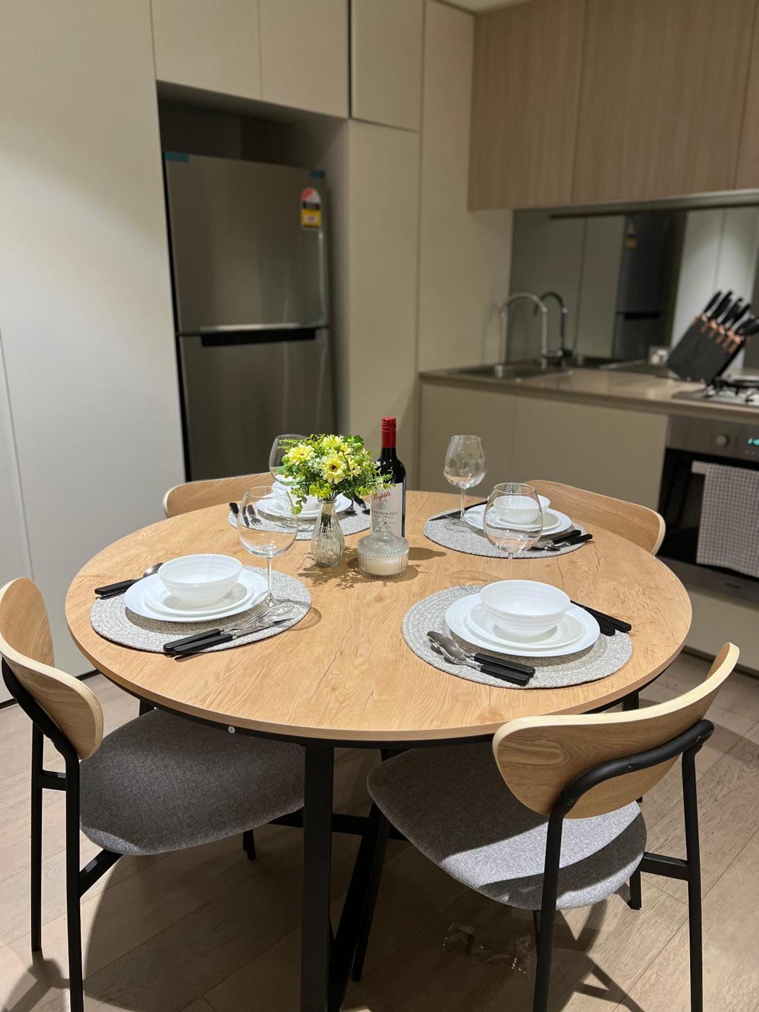 Free Parking Private In Docklands - Amazing View - Shared Washroom - With Host * Melbourne