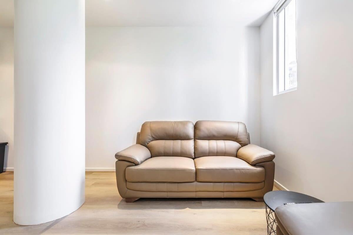 Apartment 2-bedroom In With Carpark Melbourne
