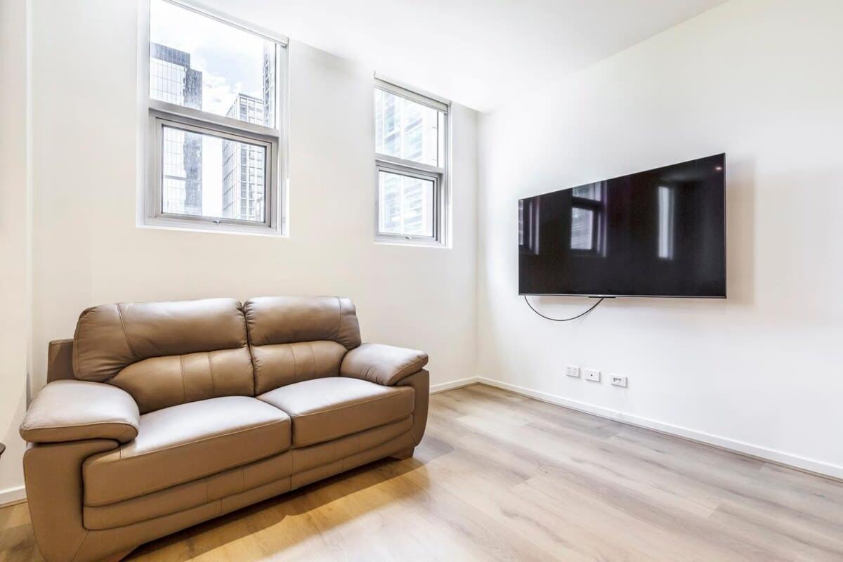Apartment 2-bedroom In With Carpark *