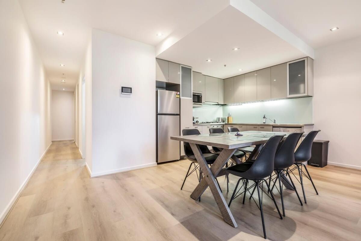 2-bedroom In With Carpark * Melbourne