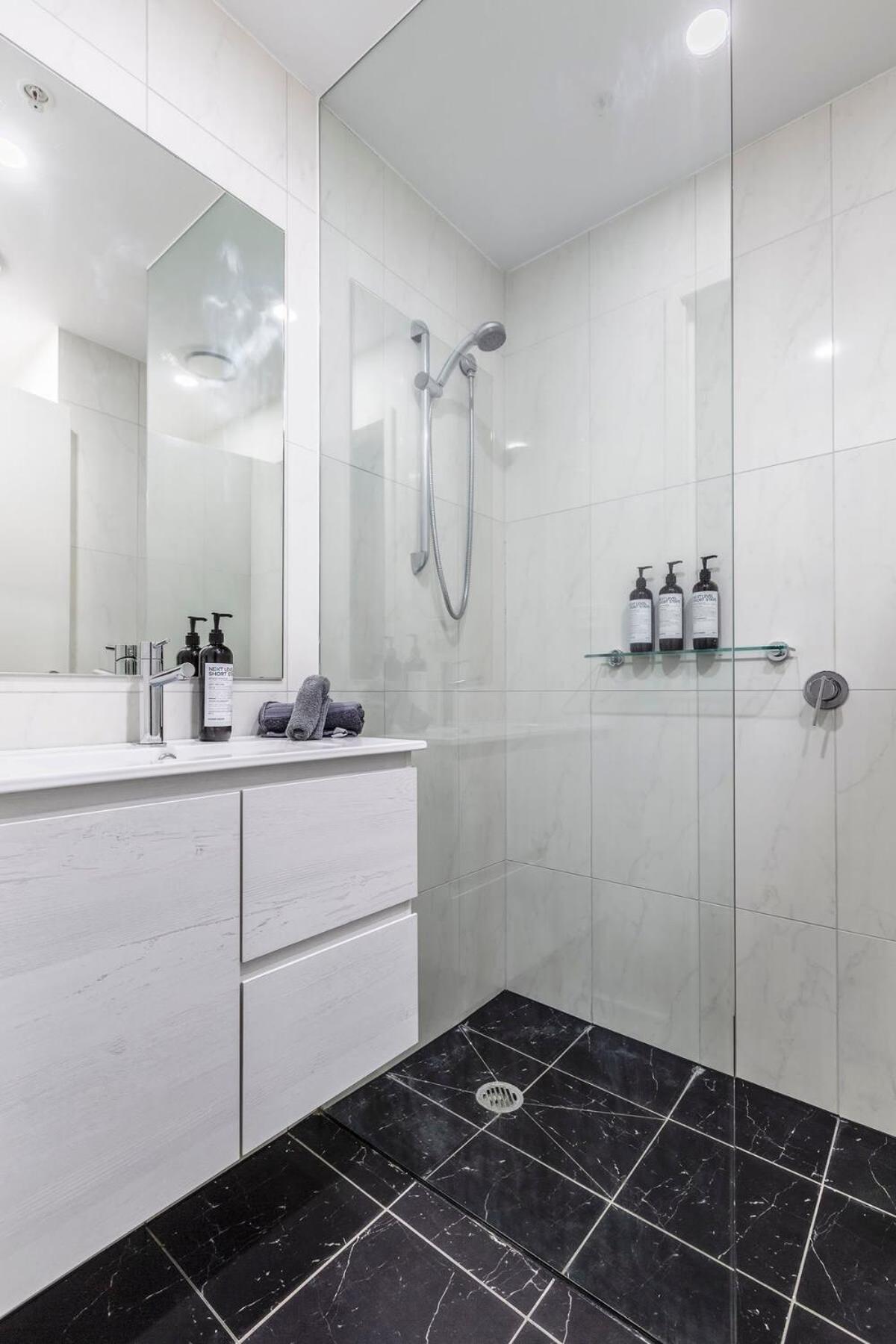 2-bedroom In With Carpark