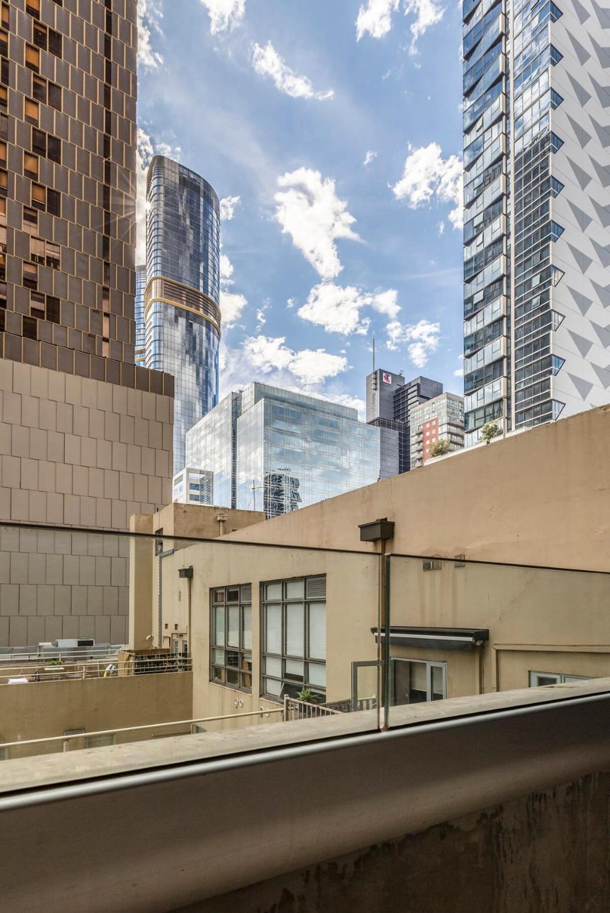 2-bedroom In With Carpark *