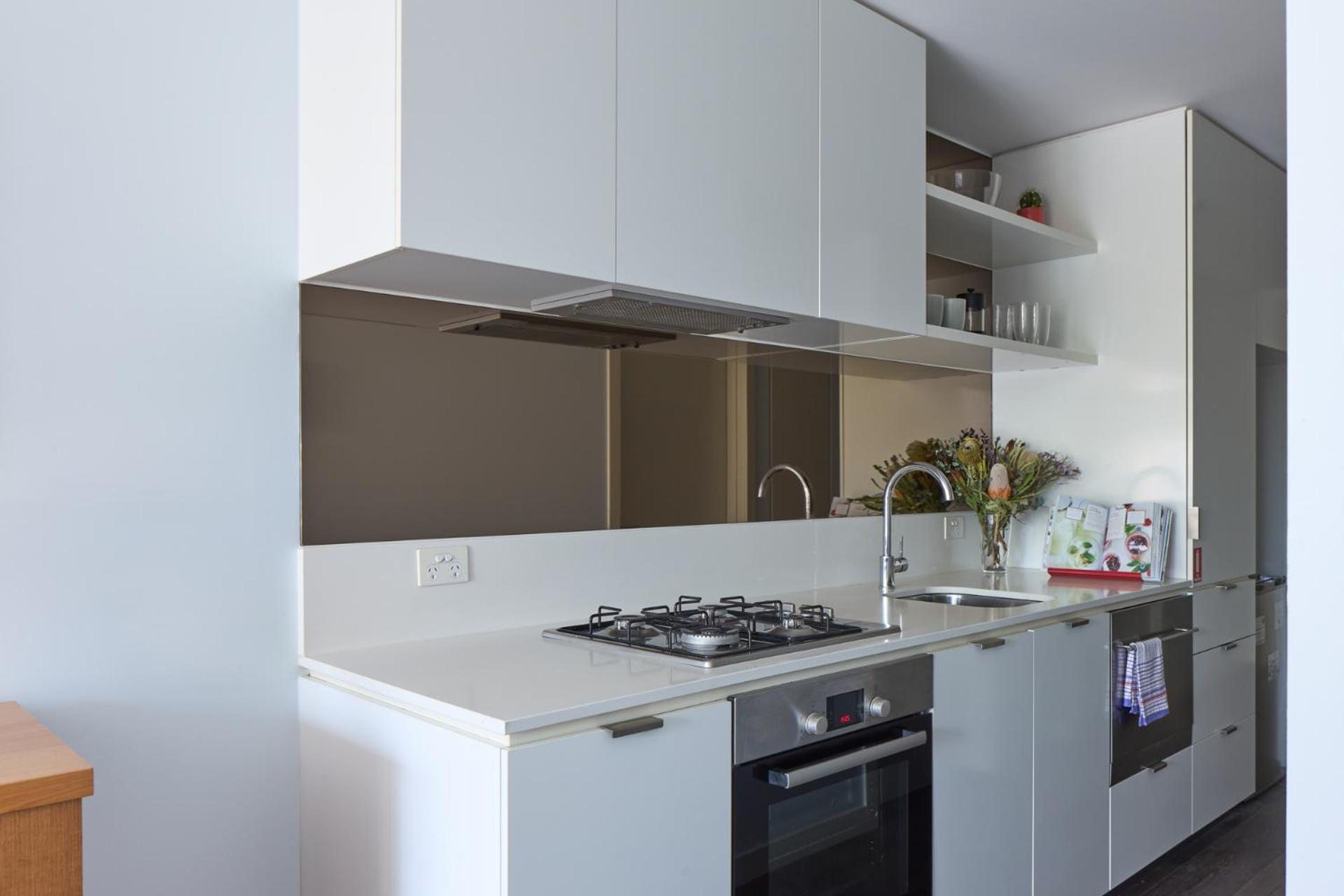 Apartment The Abby - Contemporary Inner-city Convenience *