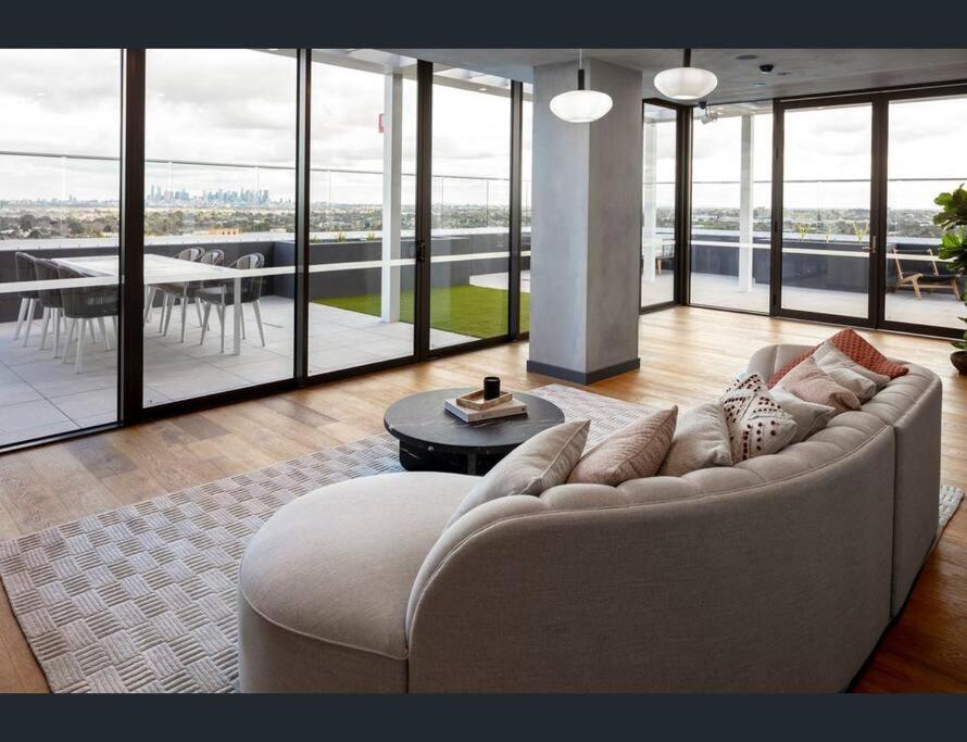 Ivanhoe 2bed 2bath With Balcony View Melbourne
