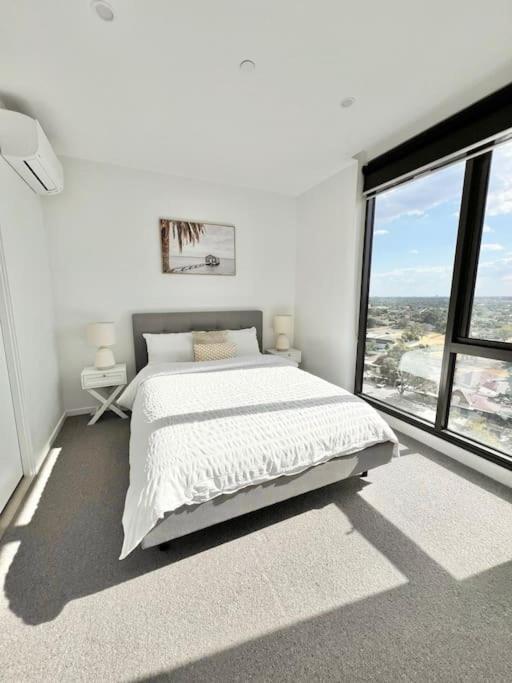 Ivanhoe 2bed 2bath With Balcony View *