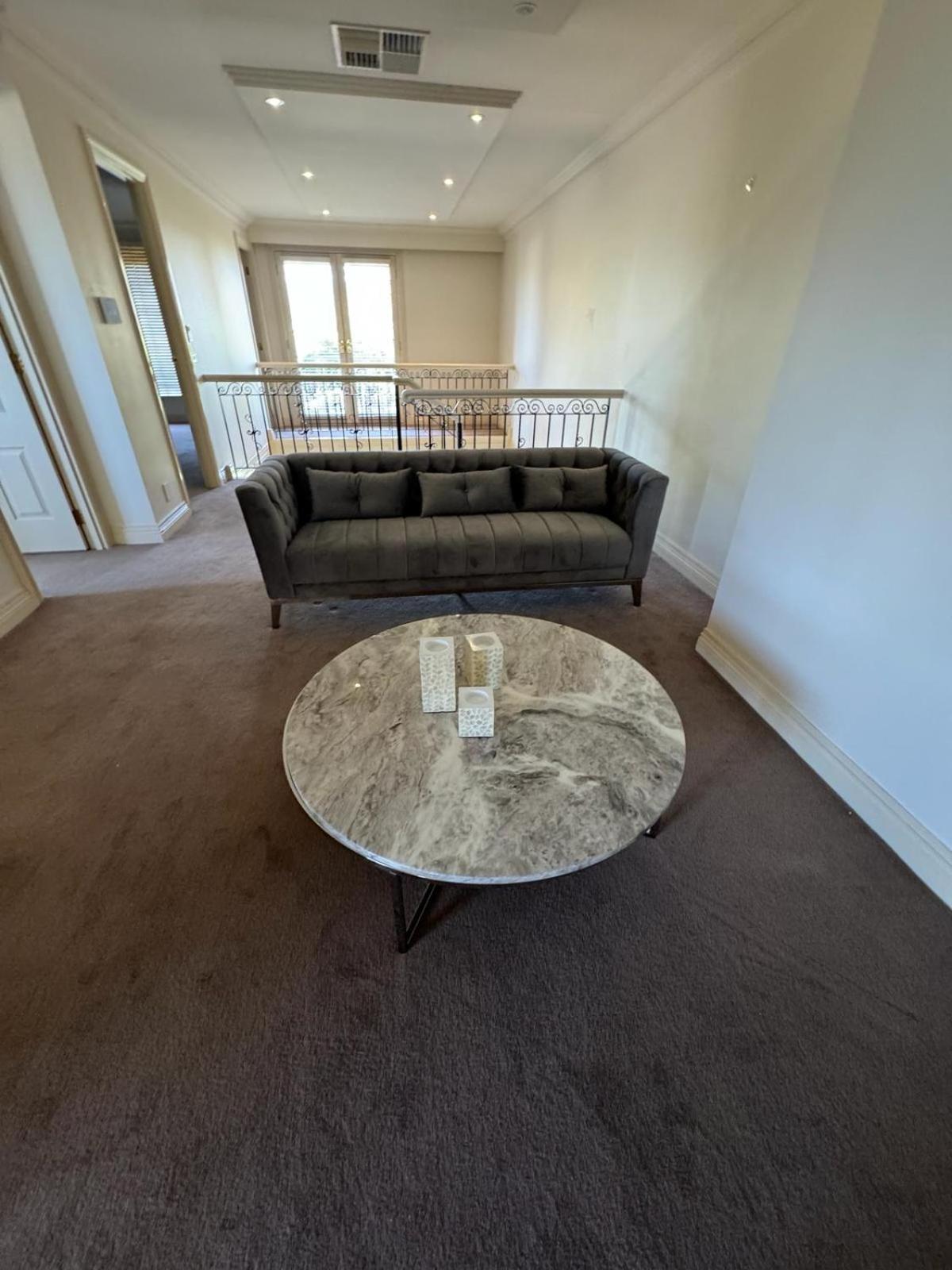 Homestay Luxurious Townhouse Retreat In Prestigious Brighton Melbourne