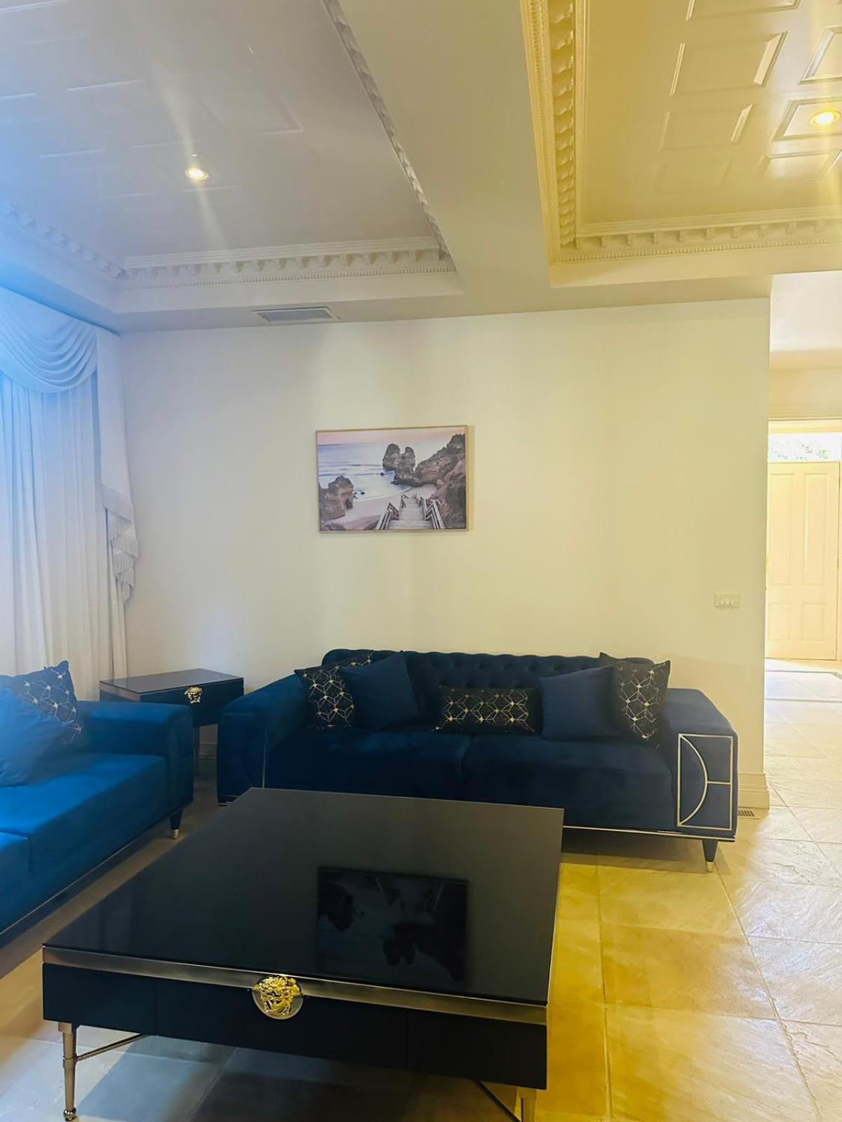 Luxurious Townhouse Retreat In Prestigious Brighton Homestay