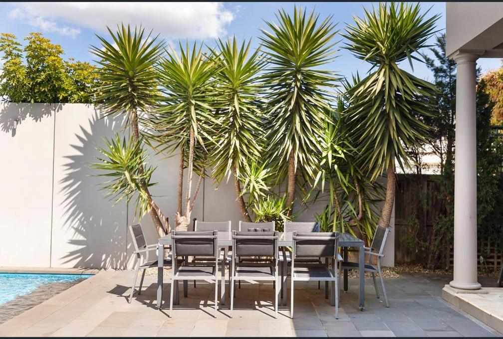 Homestay Luxurious Townhouse Retreat In Prestigious Brighton Melbourne