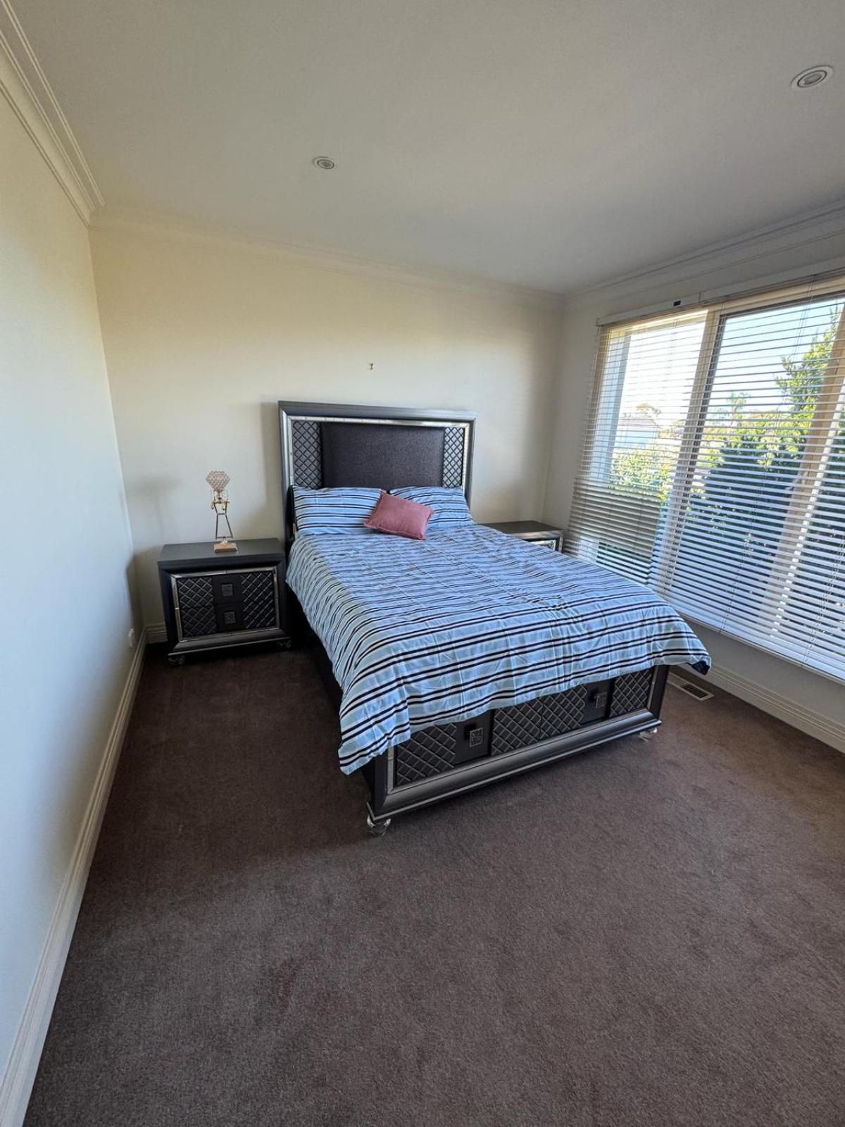 Homestay Luxurious Townhouse Retreat In Prestigious Brighton *