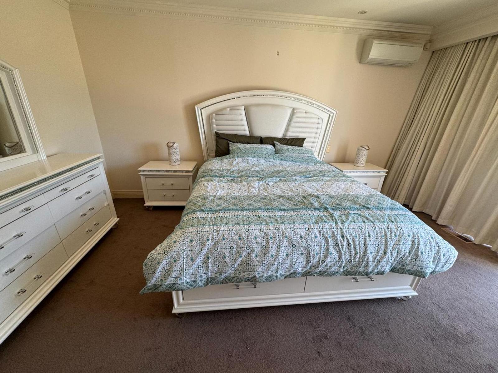 Luxurious Townhouse Retreat In Prestigious Brighton Homestay
