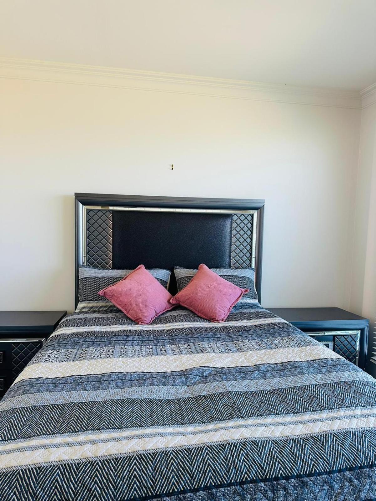 Homestay Luxurious Townhouse Retreat In Prestigious Brighton
