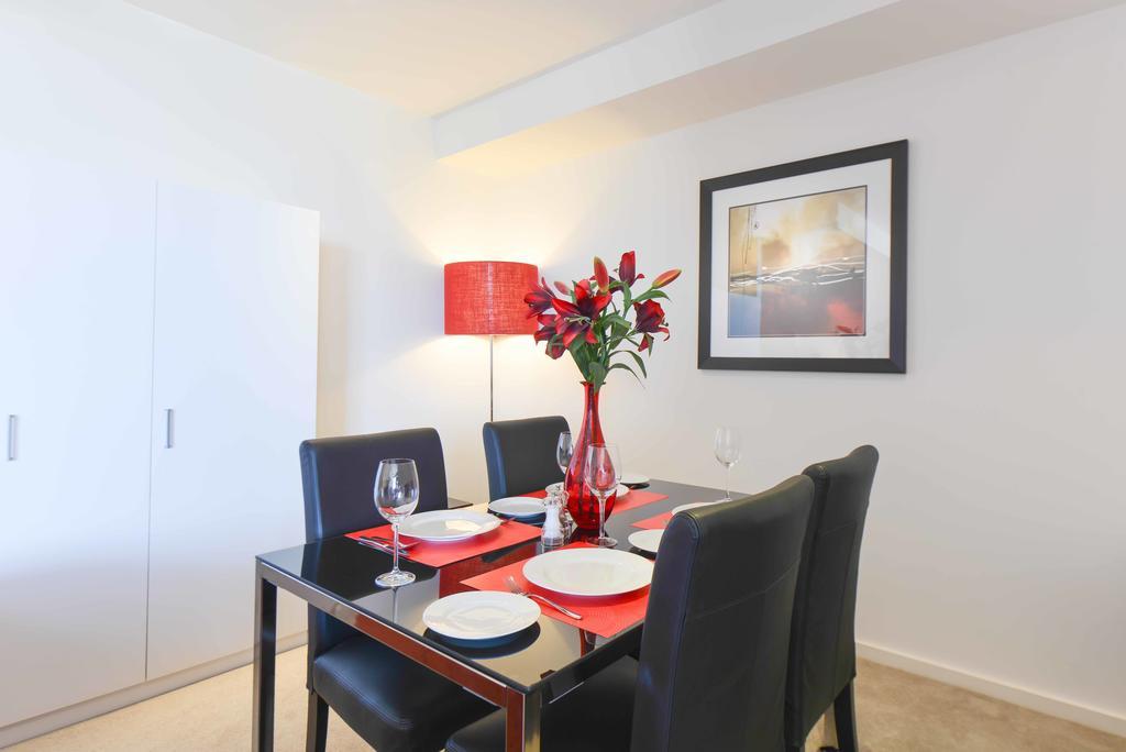 Staycentral - Spacious Seaviews Port Apartment *