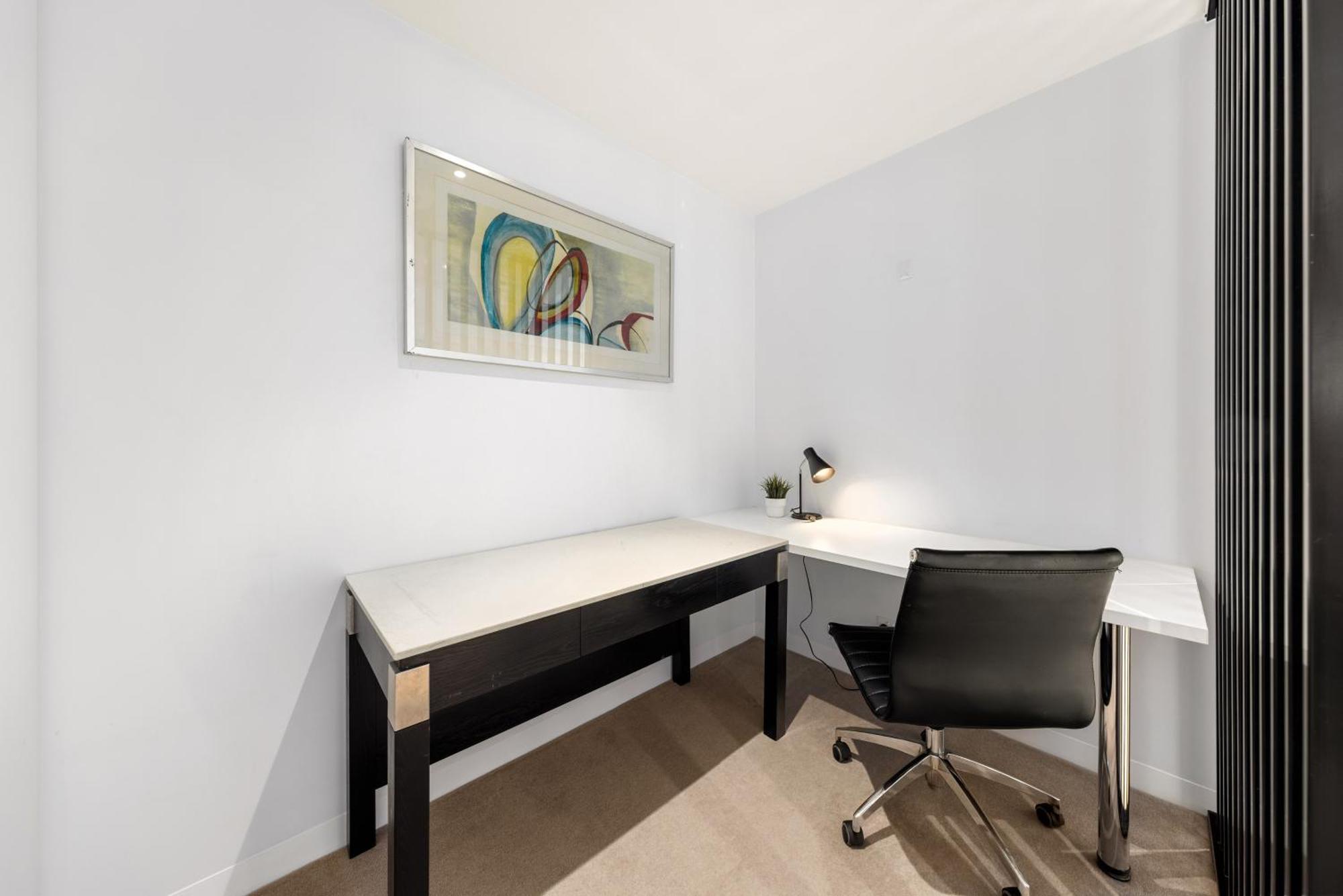 Convenient Located 1bedroom In St Kilda Apartment