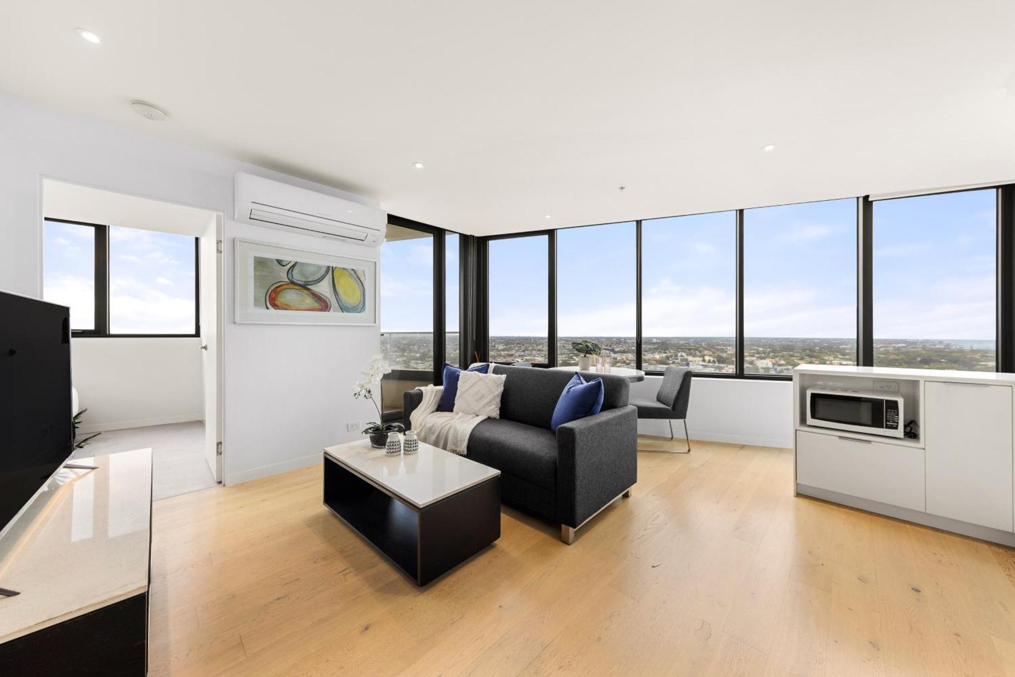 Convenient Located 1bedroom In St Kilda Apartment *
