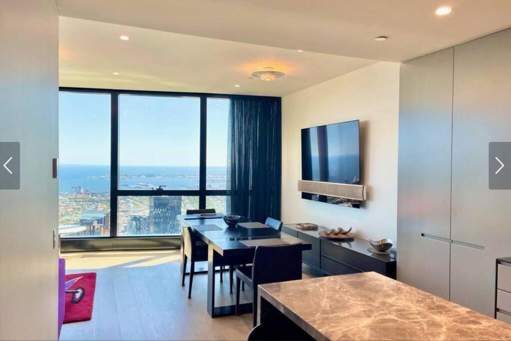 Sky High Luxury, Panoramic Views *