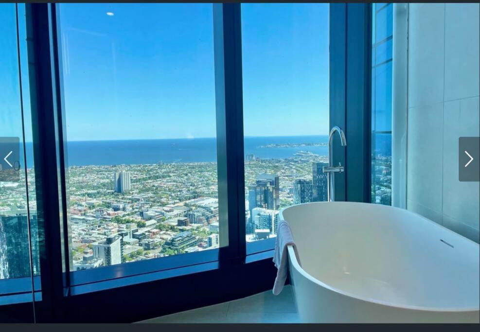 Sky High Luxury, Panoramic Views * Melbourne