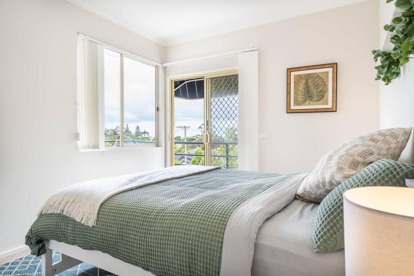 'the Moondah Manor' A Poolside Family Retreat Holiday home Melbourne