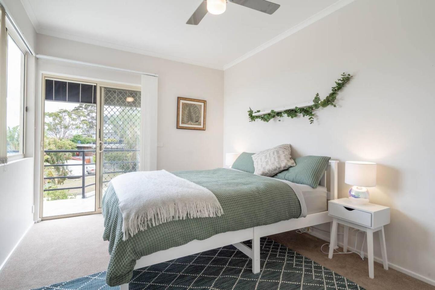 Holiday home 'the Moondah Manor' A Poolside Family Retreat *