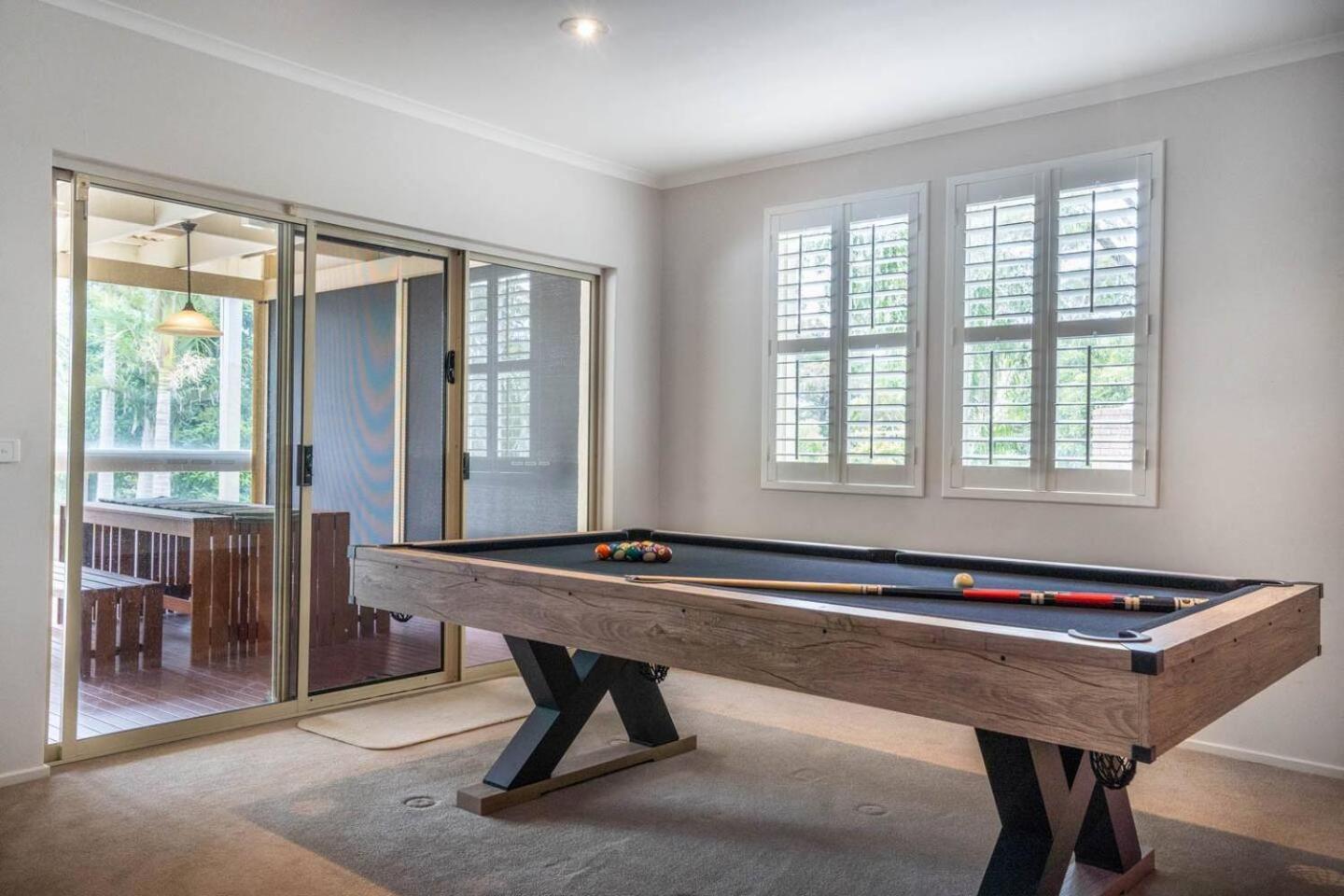 Holiday home 'the Moondah Manor' A Poolside Family Retreat