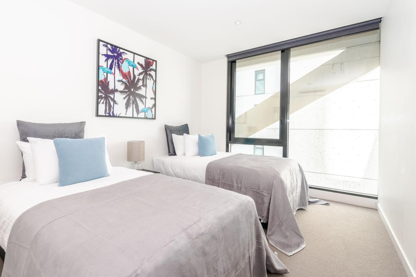 Road Sanctuary With Sunset Views & Parking Apartment *
