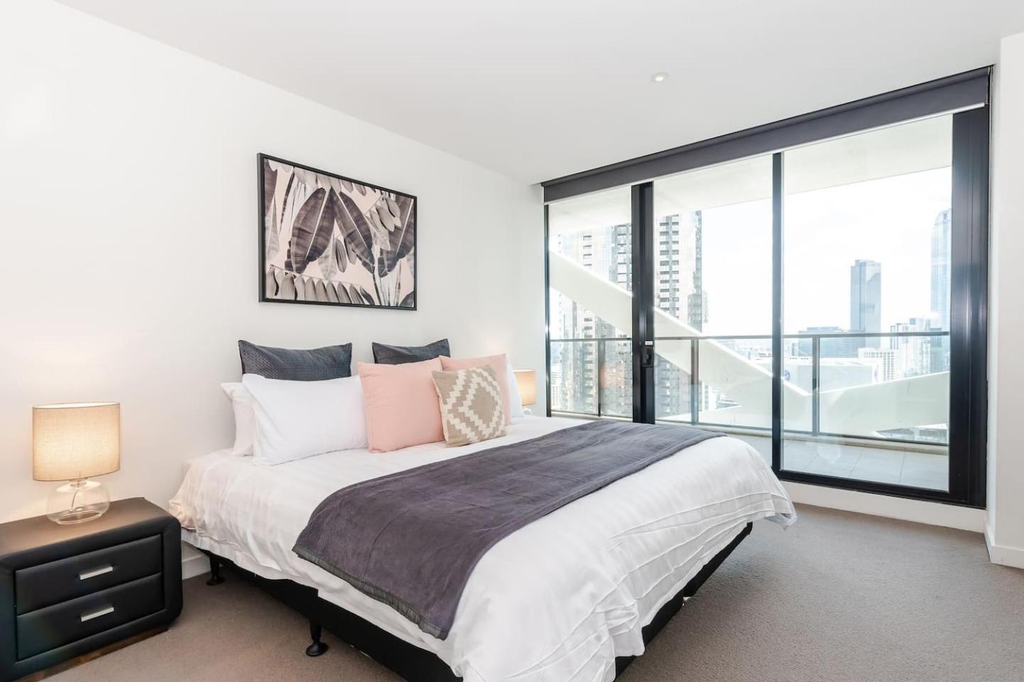 Road Sanctuary With Sunset Views & Parking Apartment *