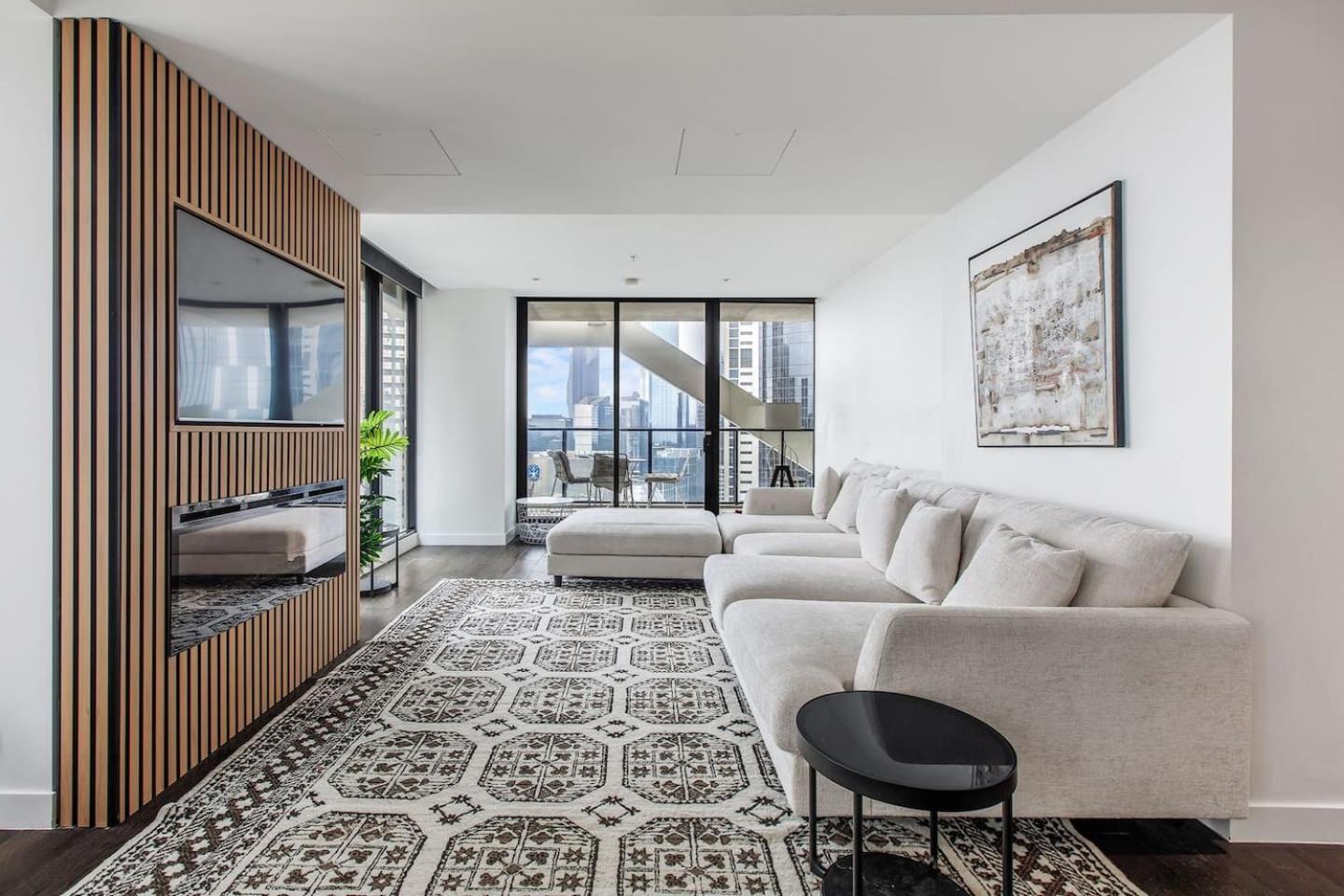 Apartment Road Sanctuary With Sunset Views & Parking Melbourne