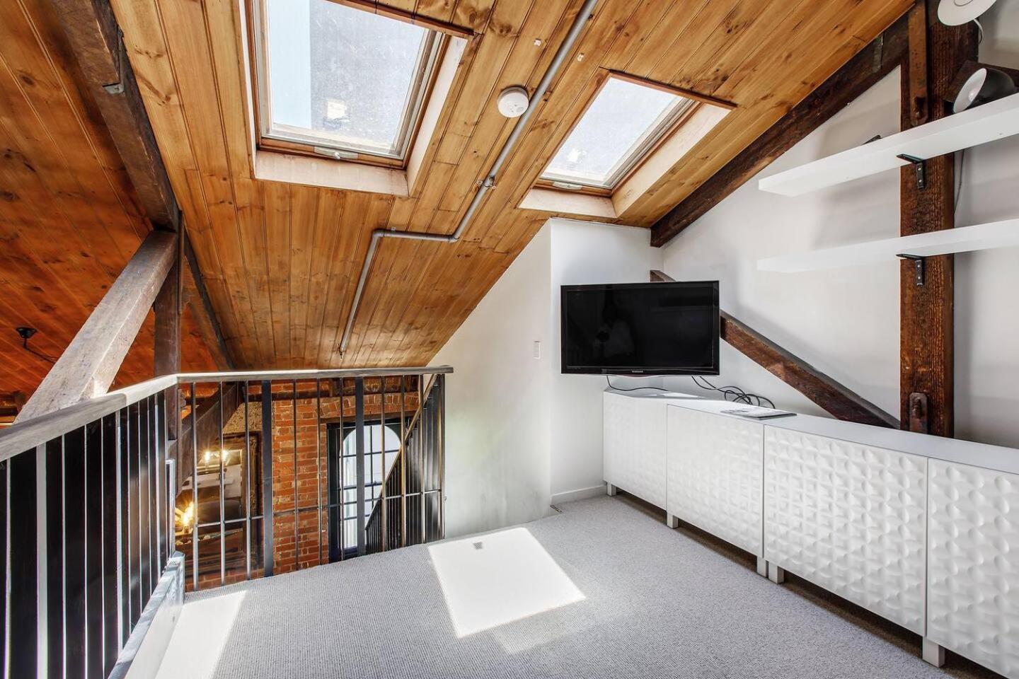 Ultra-chic Floor New York Style Loft * Melbourne