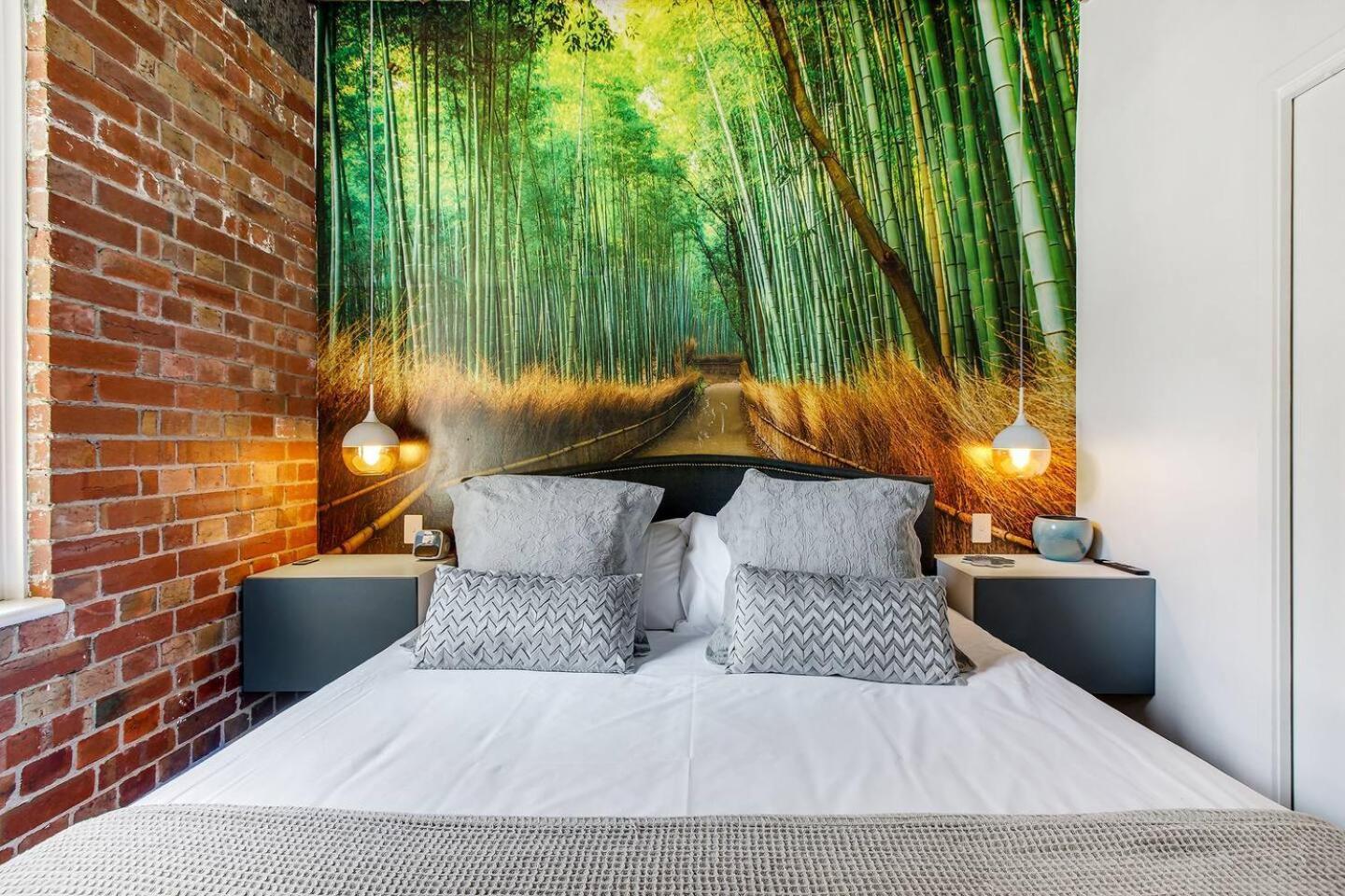 Ultra-chic Floor New York Style Loft Apartment Melbourne