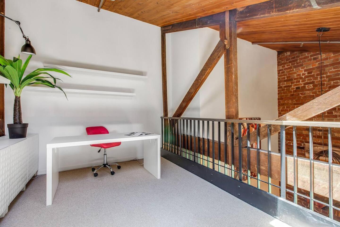 Ultra-chic Floor New York Style Loft * Melbourne
