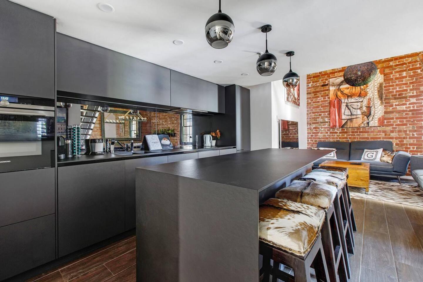 Apartment Ultra-chic Floor New York Style Loft Melbourne