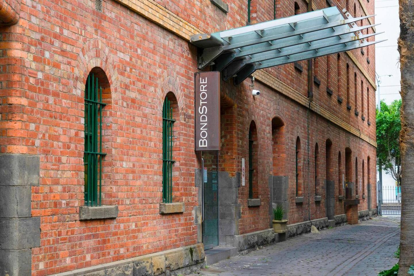 Ultra-chic Floor New York Style Loft Melbourne