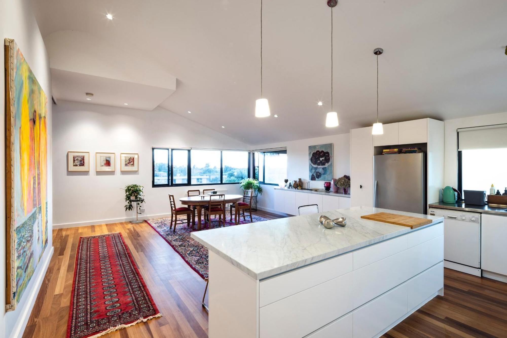 Apartment Modern St Kilda Melbourne