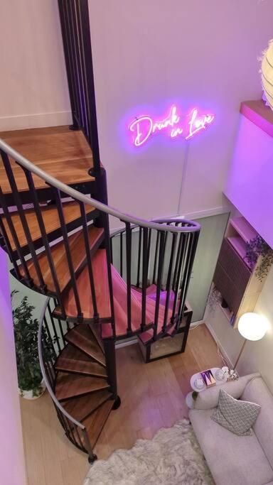 Apartment Loft On Collins/swanston - 2 Storey - 2 Bed 2 Bath *