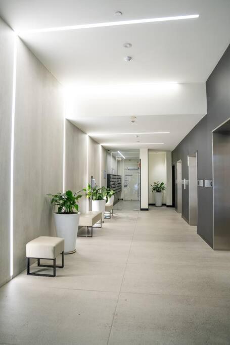 Apartment Loft On Collins/swanston - 2 Storey - 2 Bed 2 Bath *