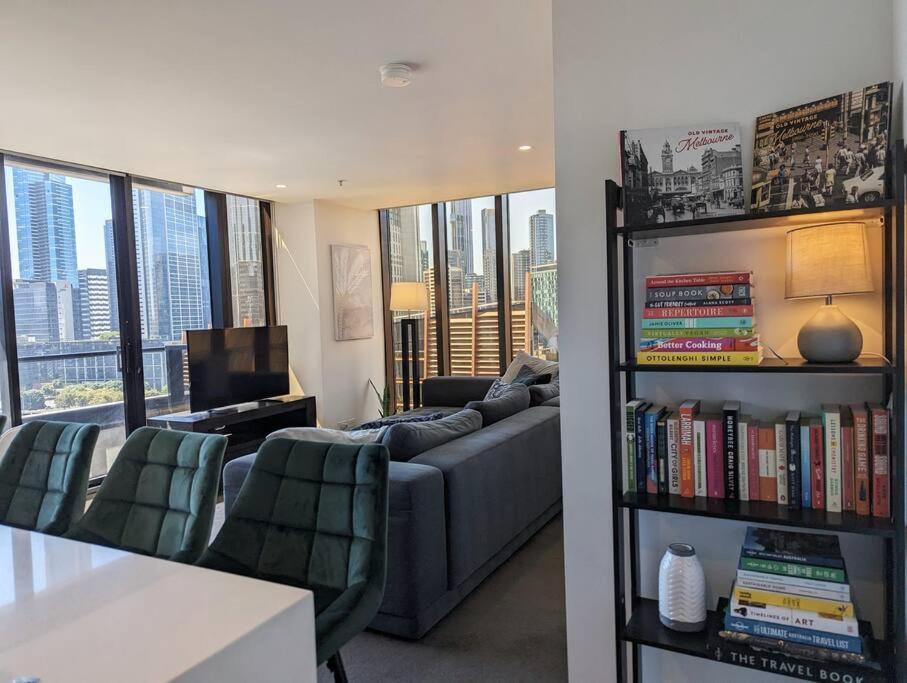 Breathtaking Views Of Yarra River And City Skyline With Free Parking Gym Access