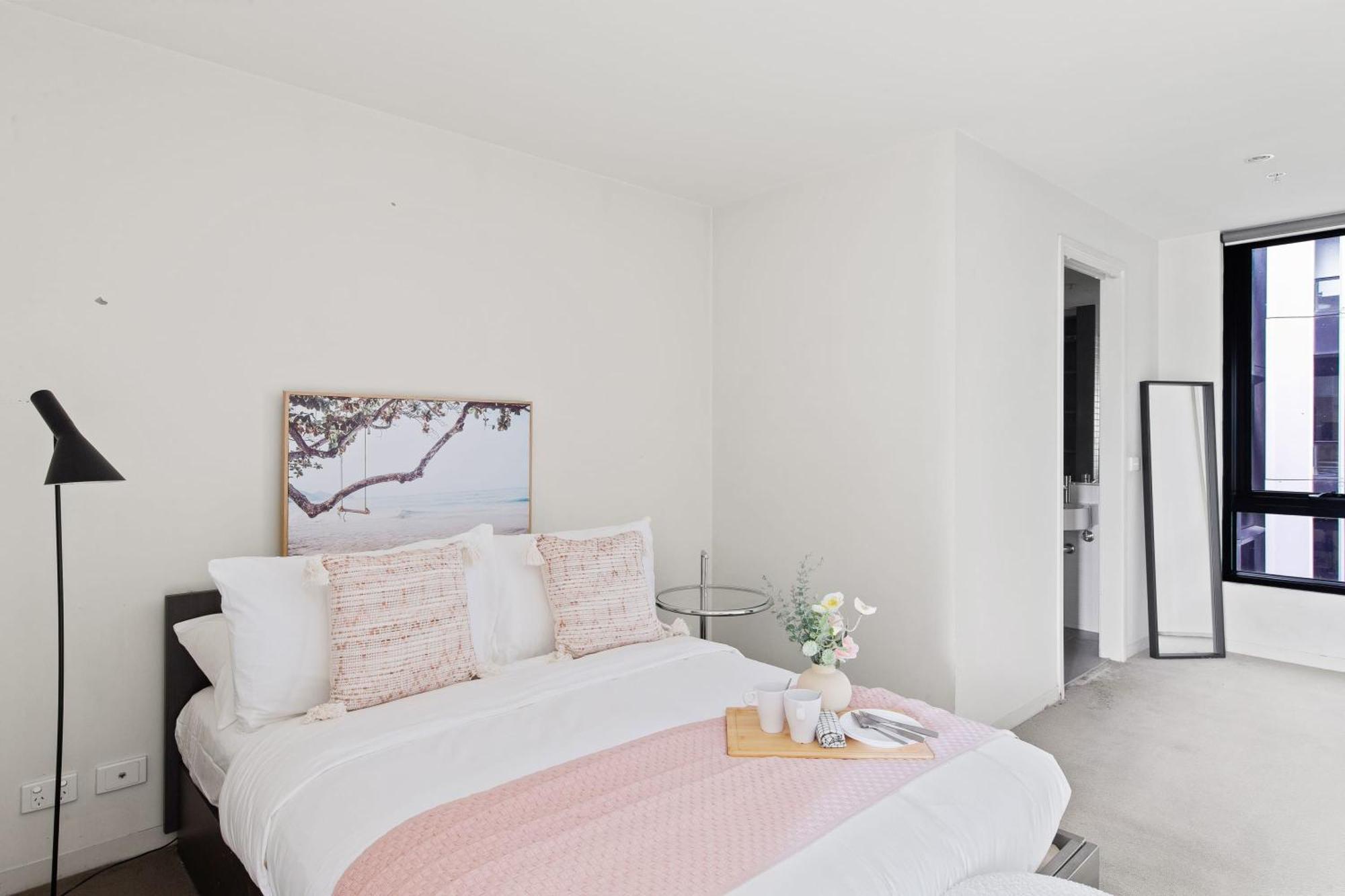 A Comfy Right Next To Queen Victoria Market Apartment