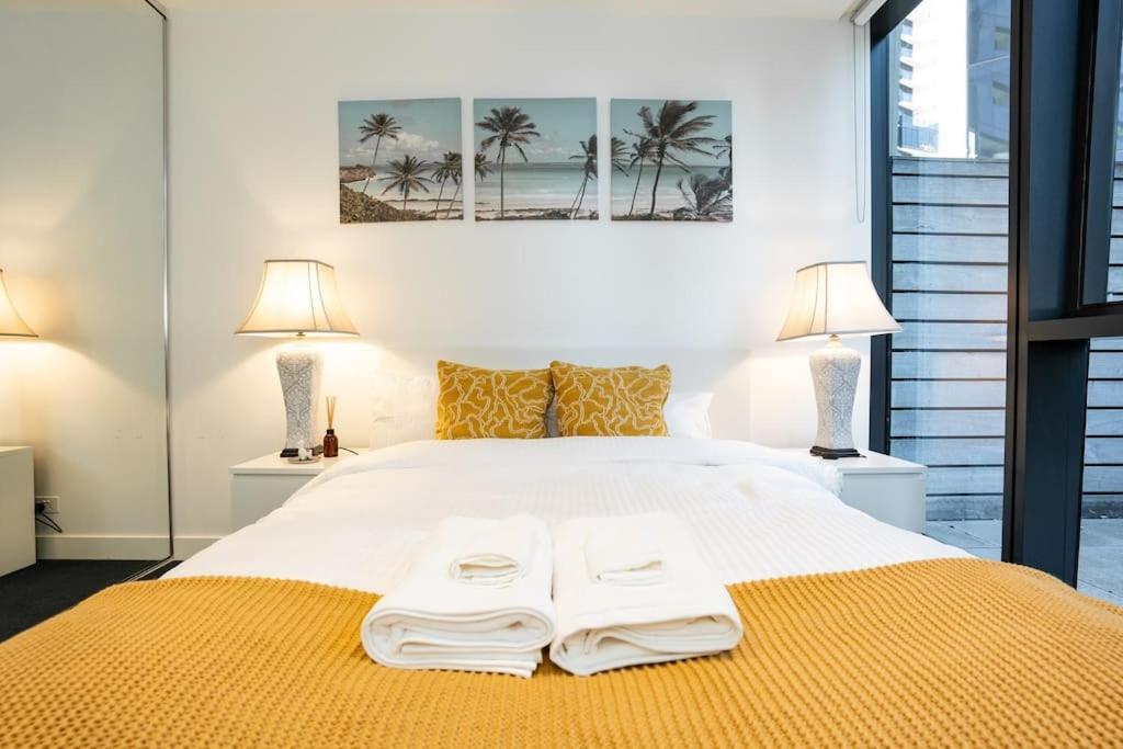 2 Bd Luxury At Heart Of Docklands With 85